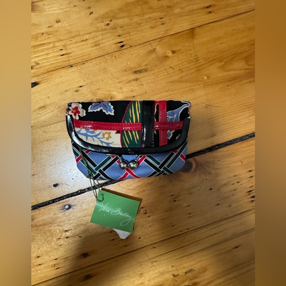 Vera Bradley Kiss Lock Wallet - Picture 1 of 4